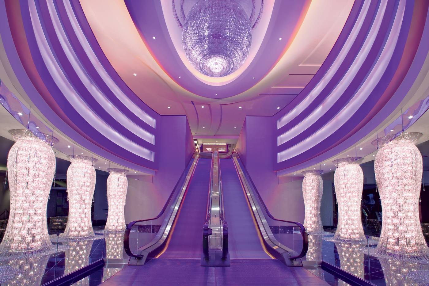 Planet-Hollywood-Resort---Casino-Lobby-16