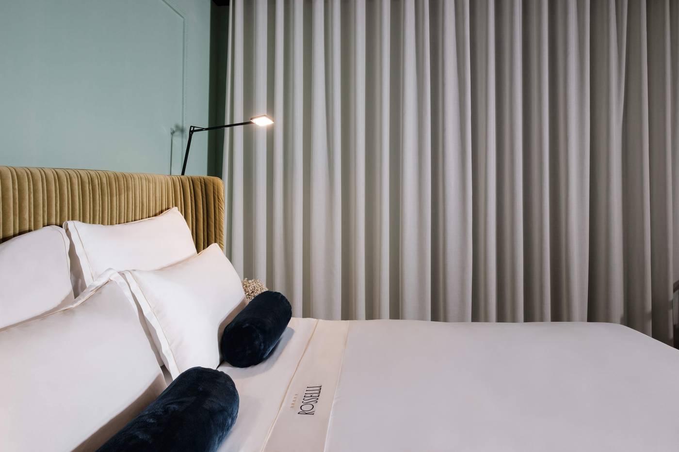 Rosselli-Ax-Privilege-Room-27