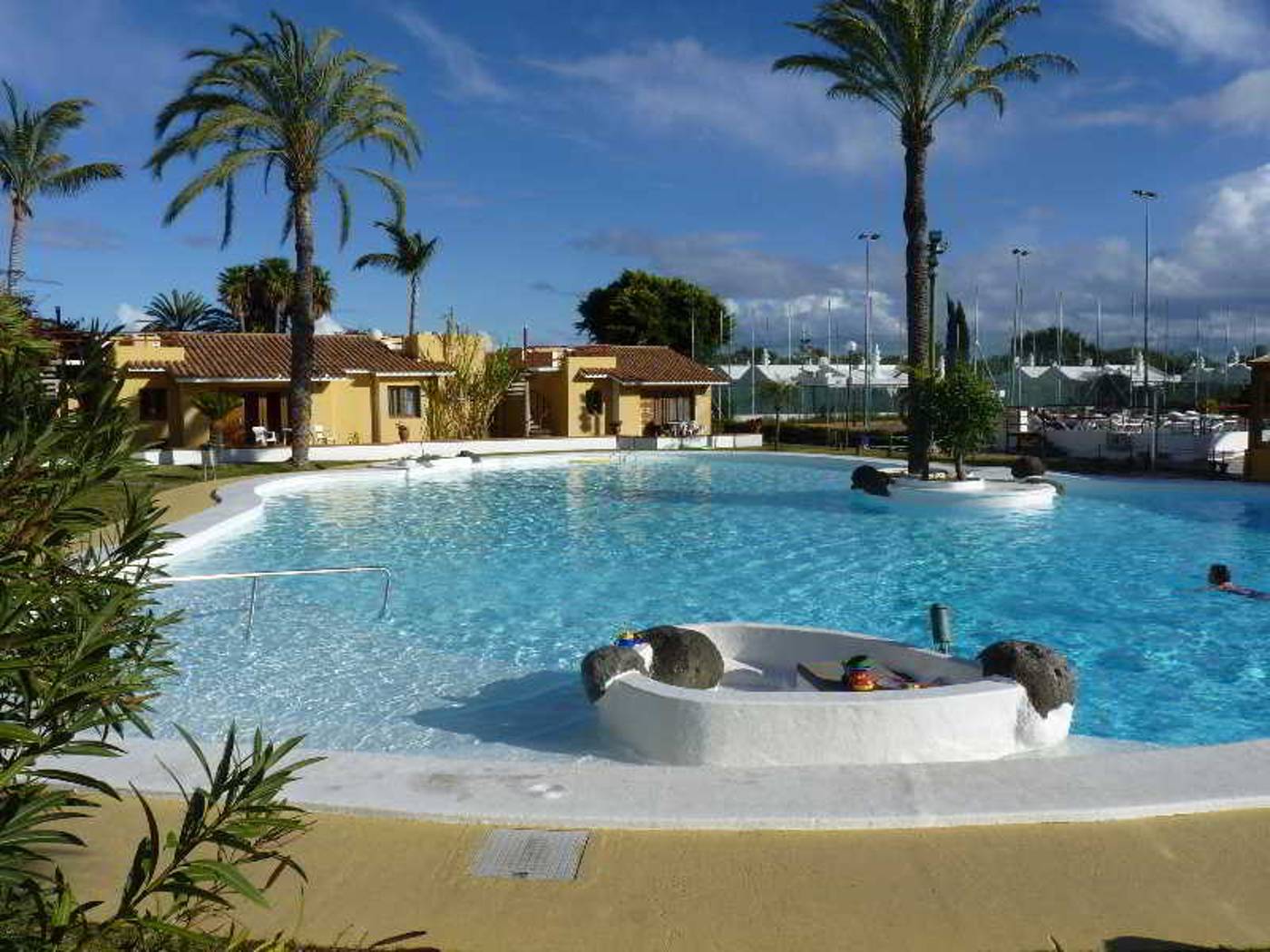 Bungalows-Parque-Bali-Pool-3