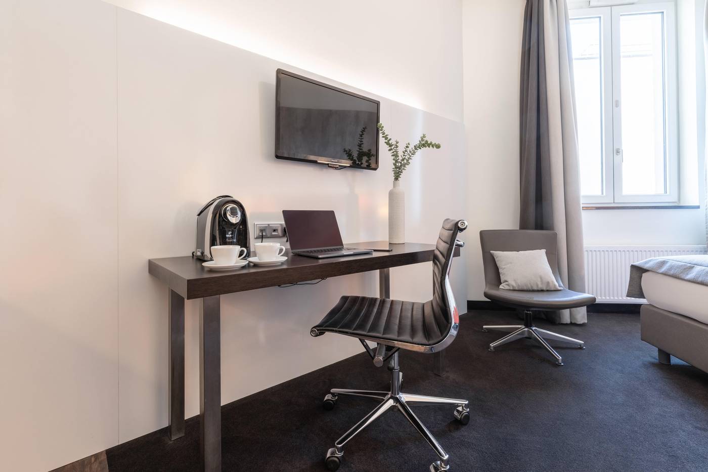 Select-Hotel-Berlin-The-Wall-Room-5