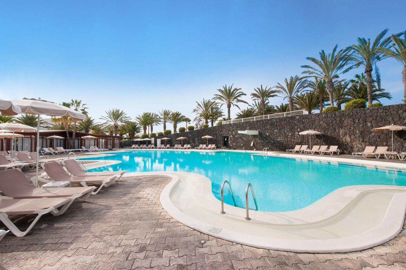 Relaxia-Olivina-Sports-and-Entertainment-12