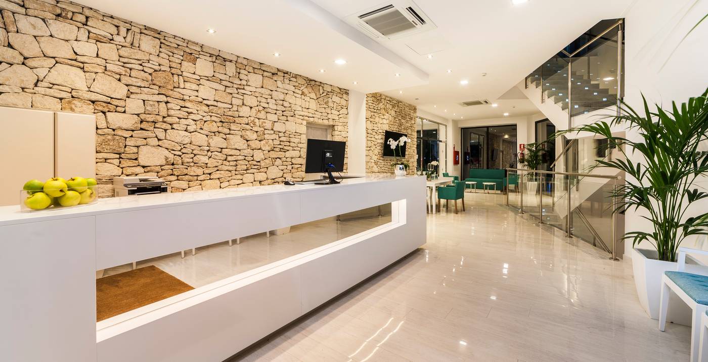 Globales-Montemar-Lobby-43