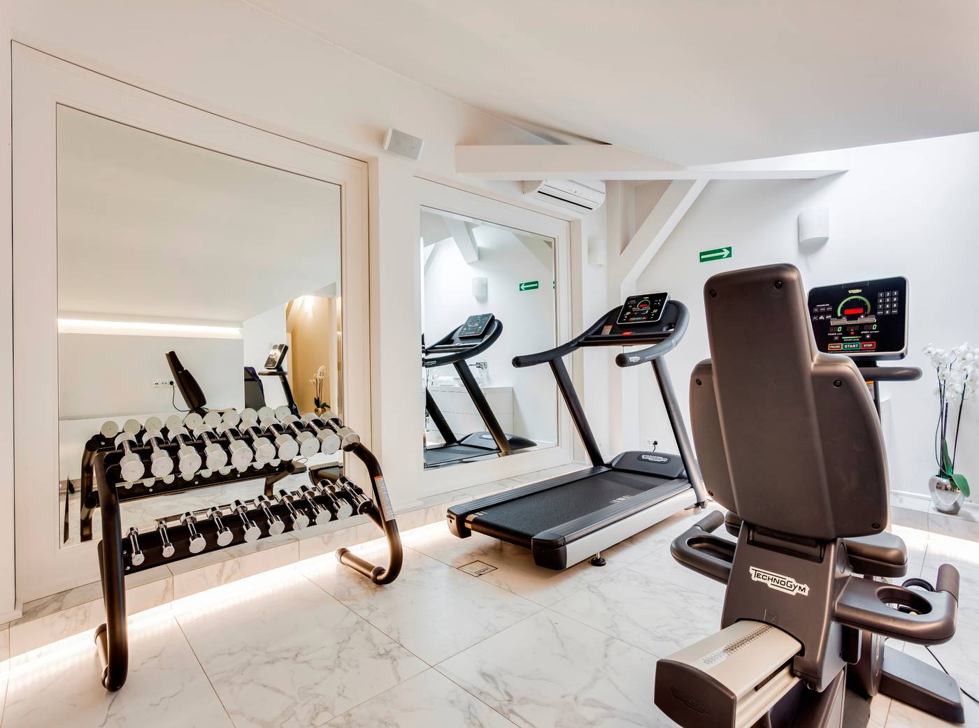 Hotel-Bellotto-Sports-and-Entertainment-38