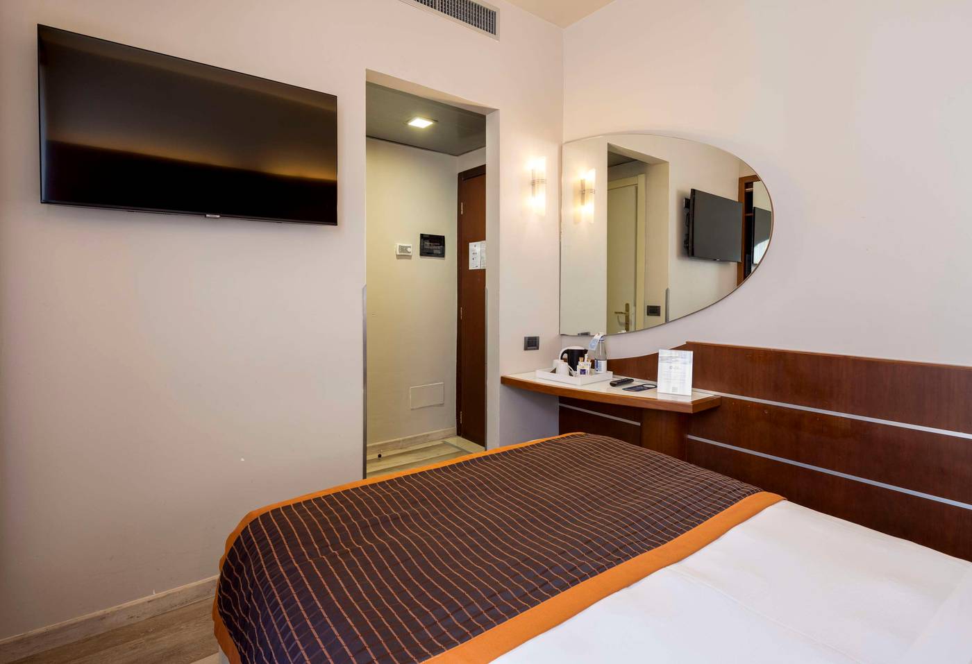 Best-Western-Hotel-Madison-Room-35