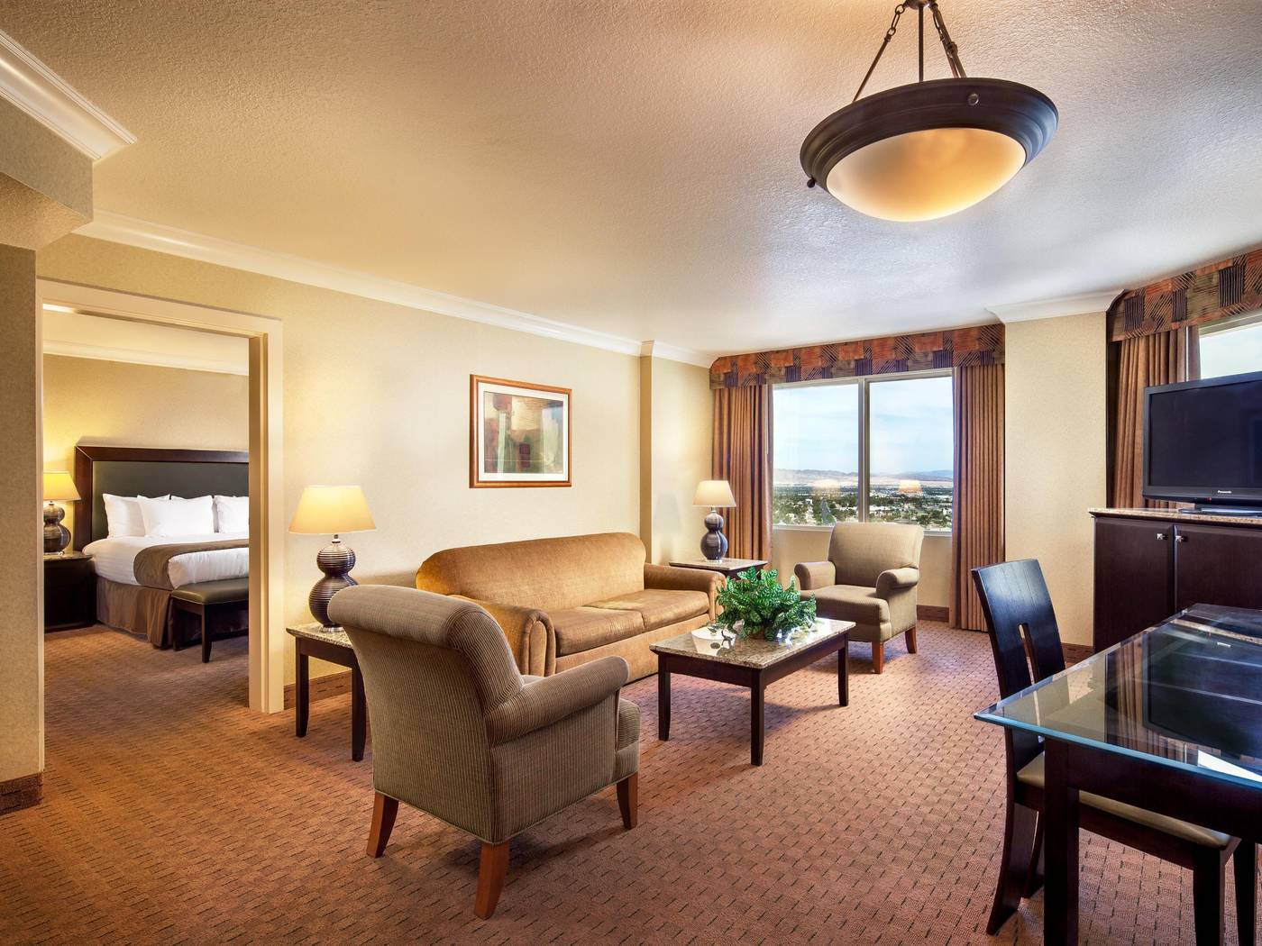 The-Strat-Hotel--Casino---Tower-Room-7