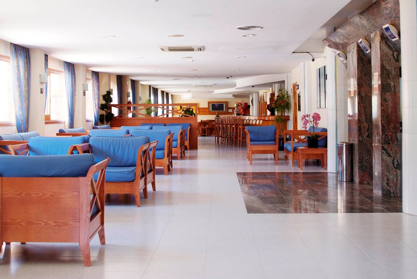 Invisa-Hotel-Ereso-Lobby-17
