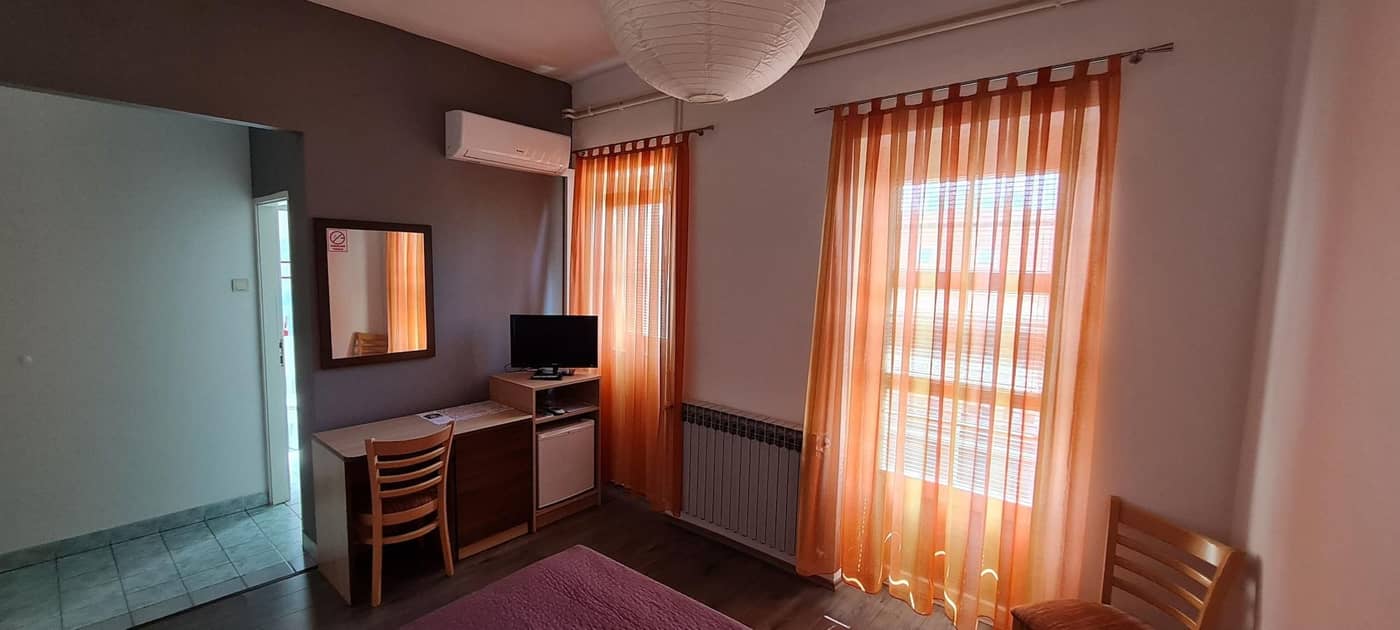 Rooms Lara-Croatia-ZAGREB-Room-9