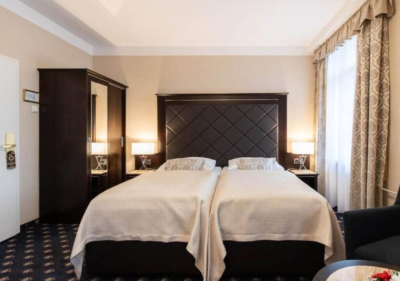 Pytloun-Old-Armoury-Hotel-Prague-Room-14