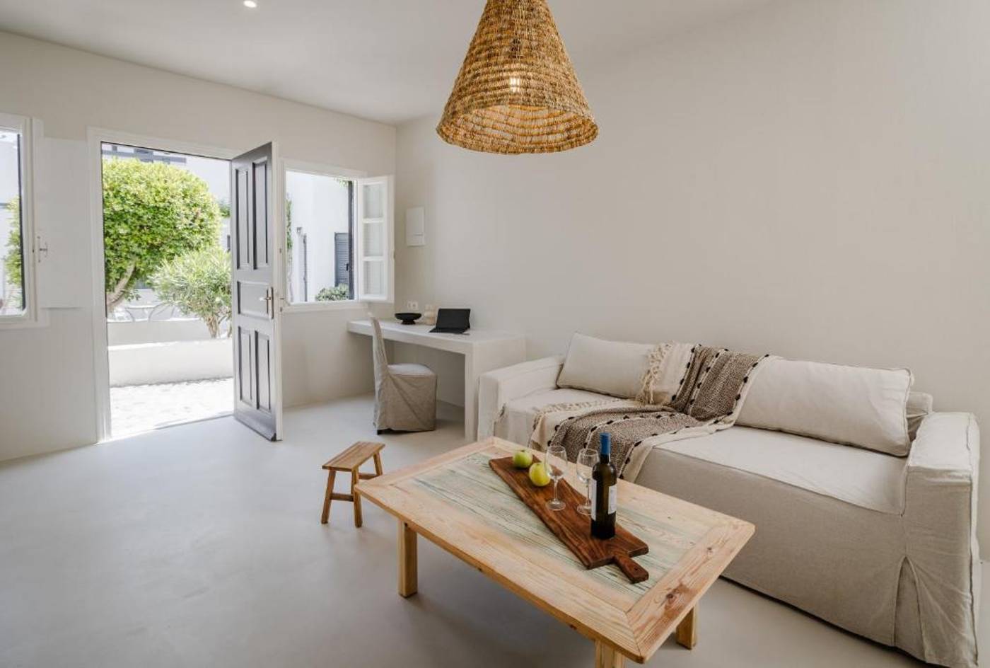 Scorpios-Beach-Room-45