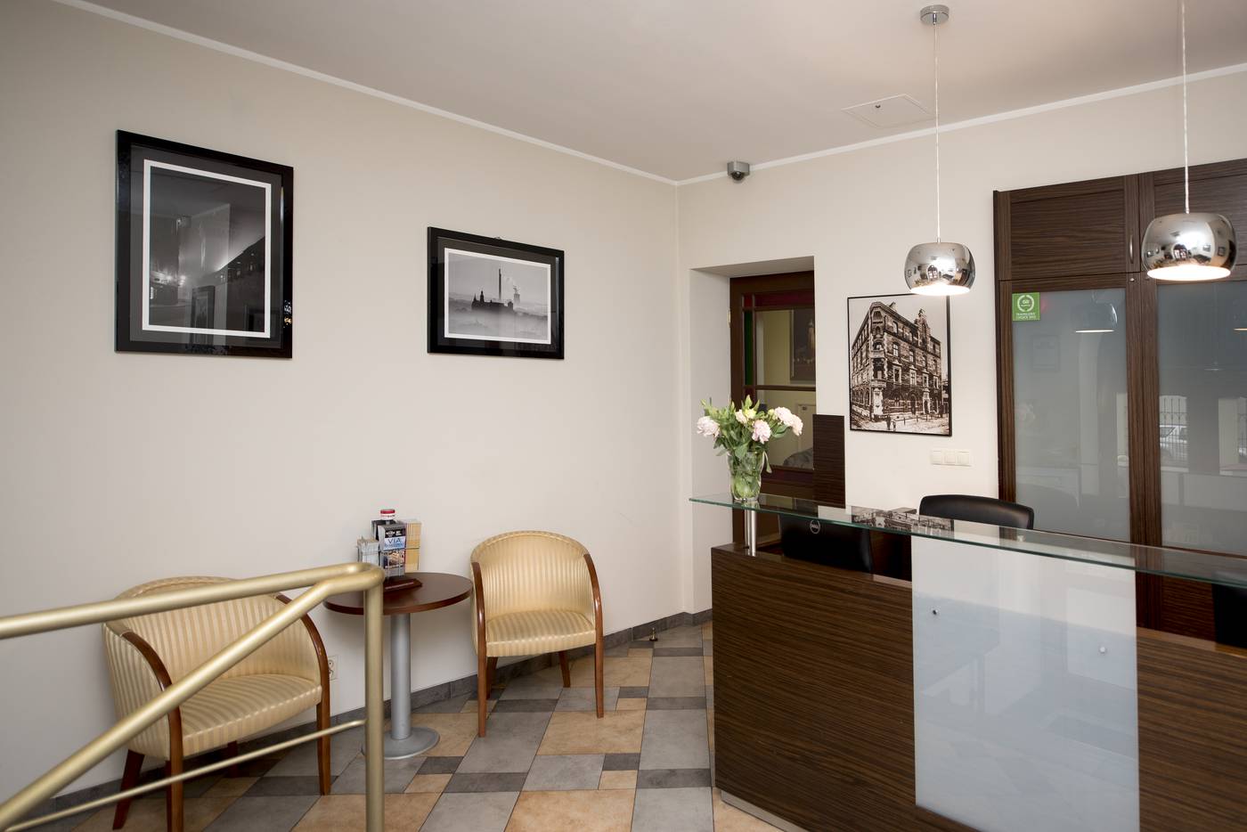 Red-Brick-Apartments-Lobby-2