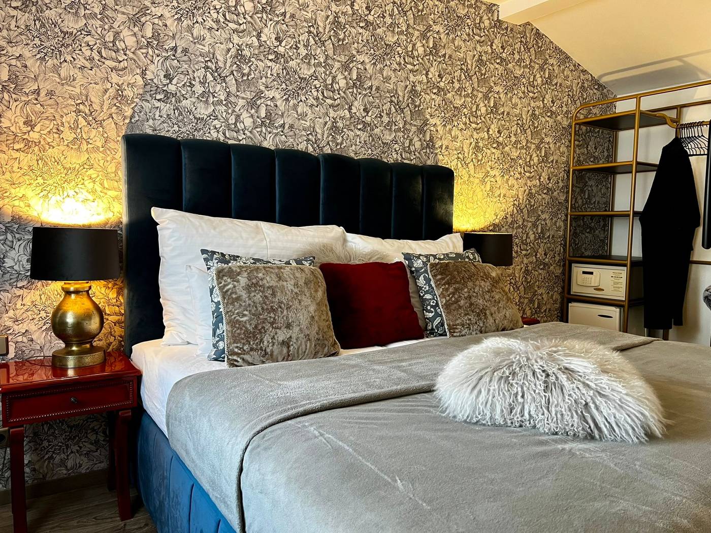 Antik-Hotel-Prague-Room-14