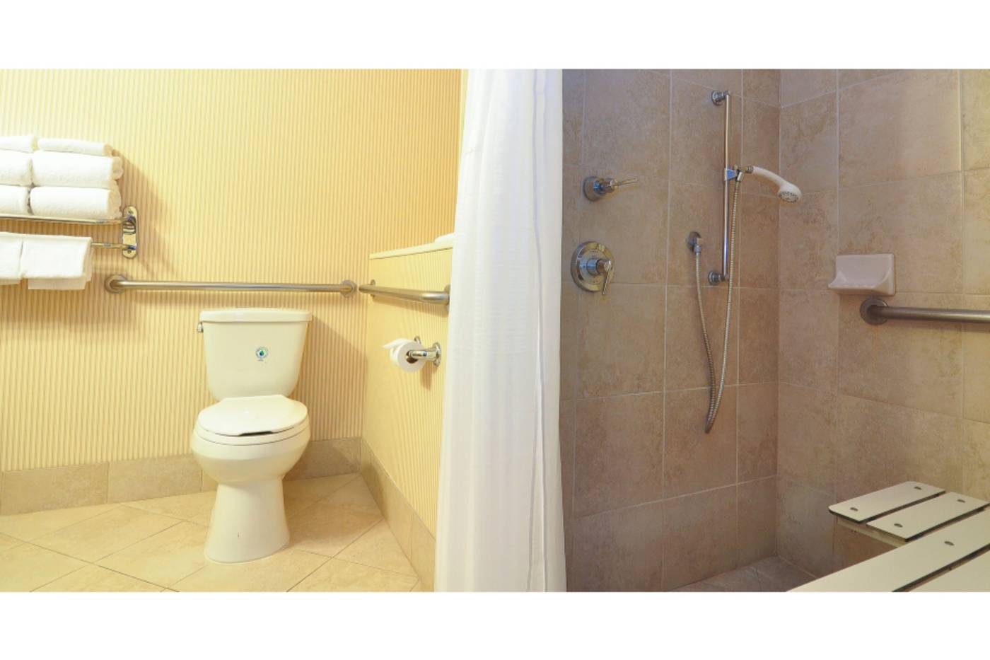 Anaheim-Majestic-Garden-Hotel-Room-23