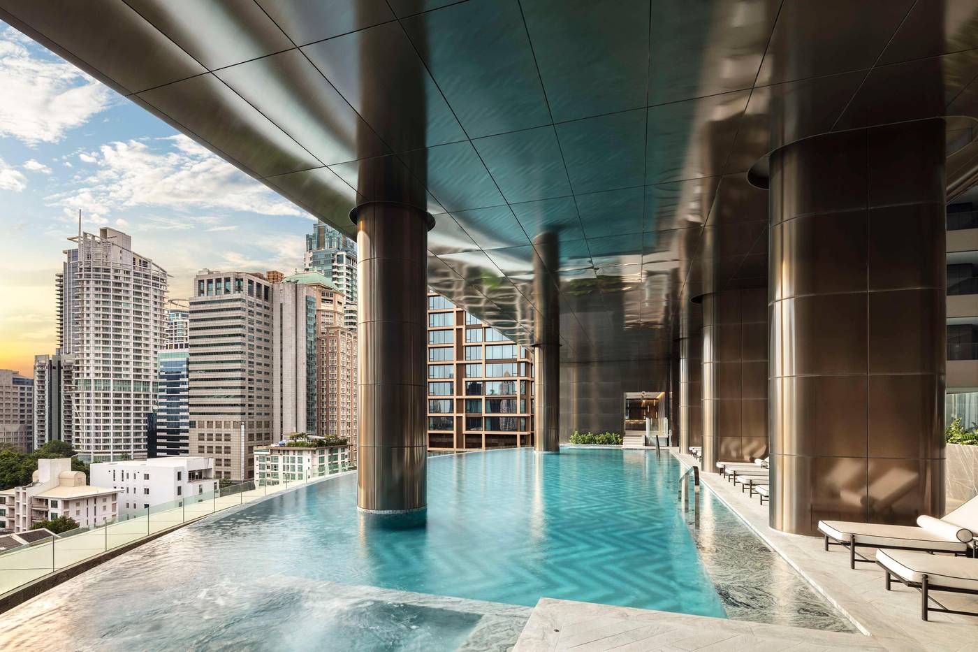 Sindhorn-Kempinski-Bangkok-Pool-60
