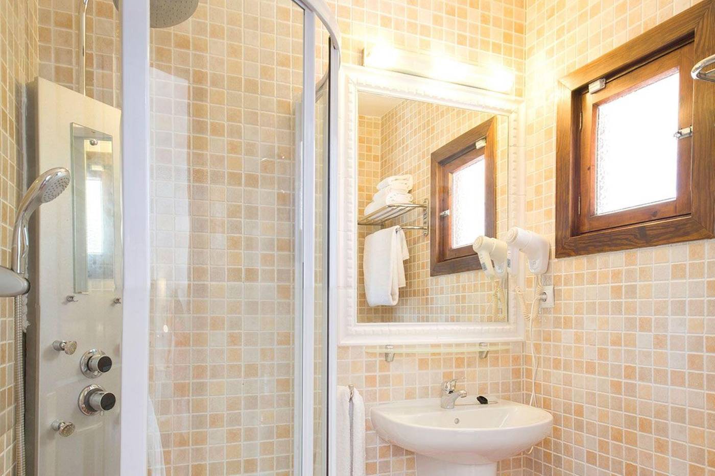 Hostal--La-Torre-Room-25