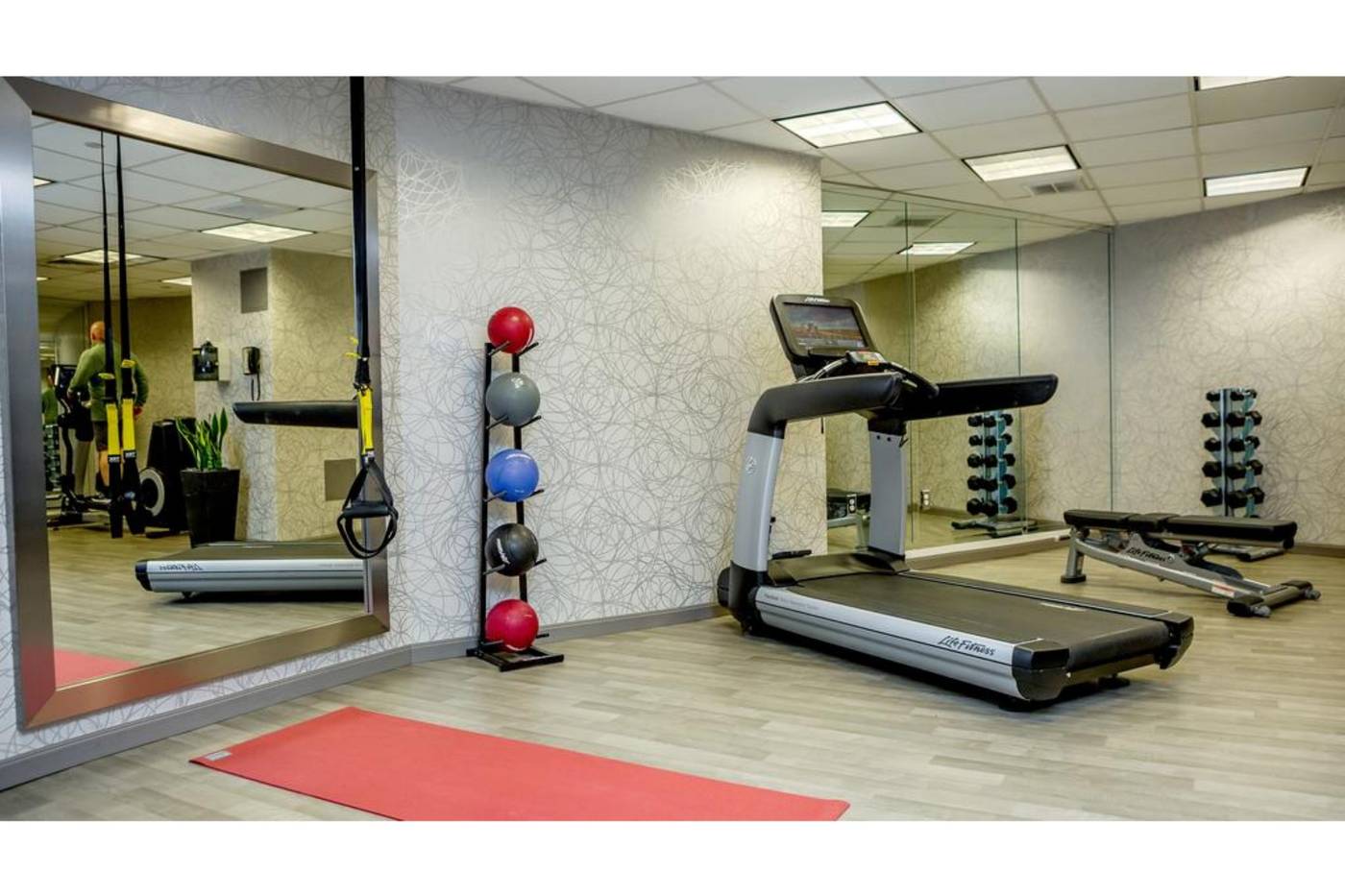 Copley-Square-Hotel-Sports-and-Entertainment-15