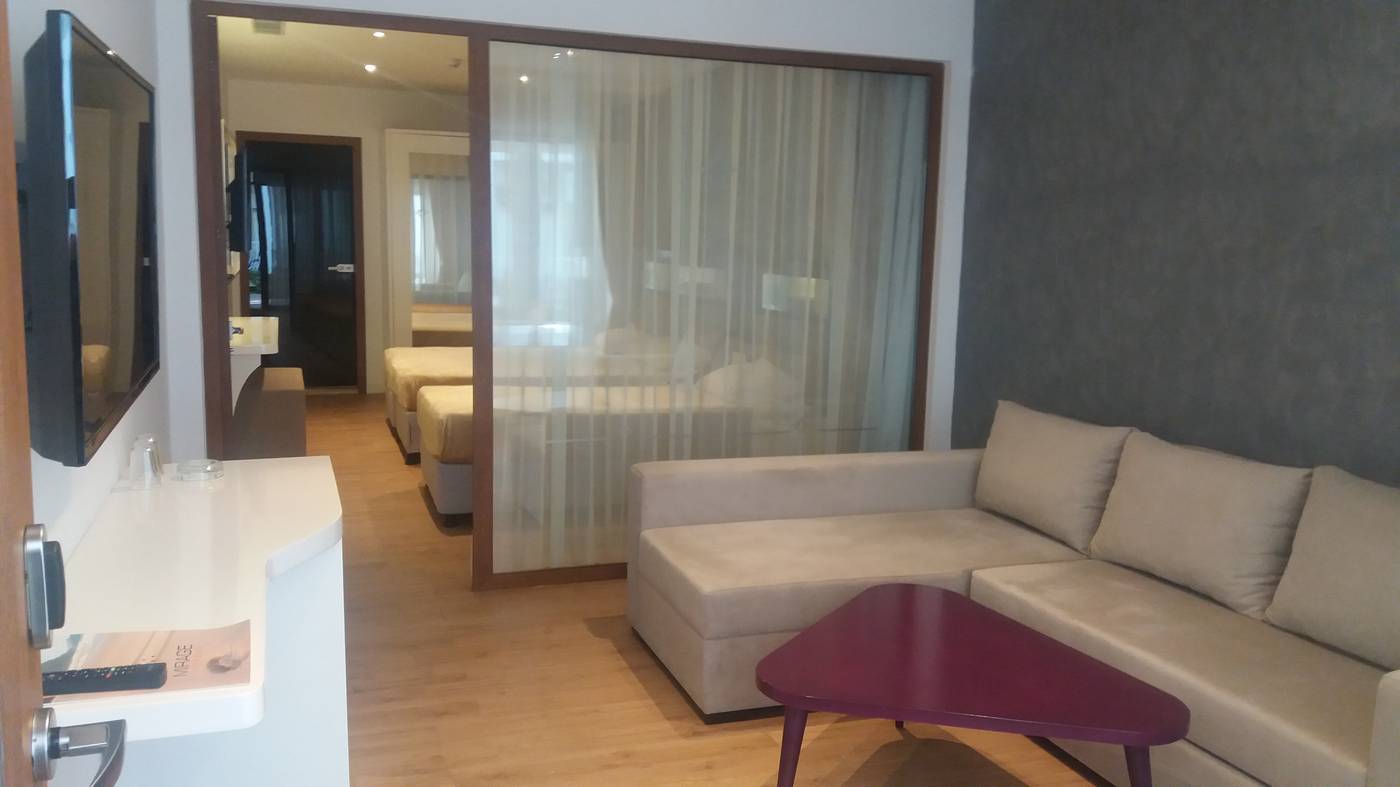 Mirage-World-Room-34