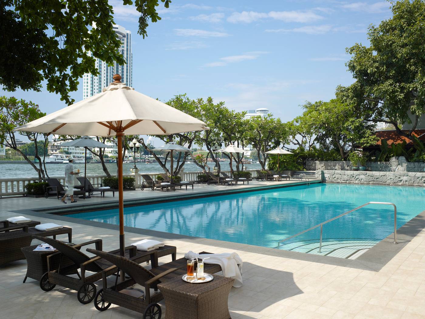 Shangri-La-Bangkok-Pool-6