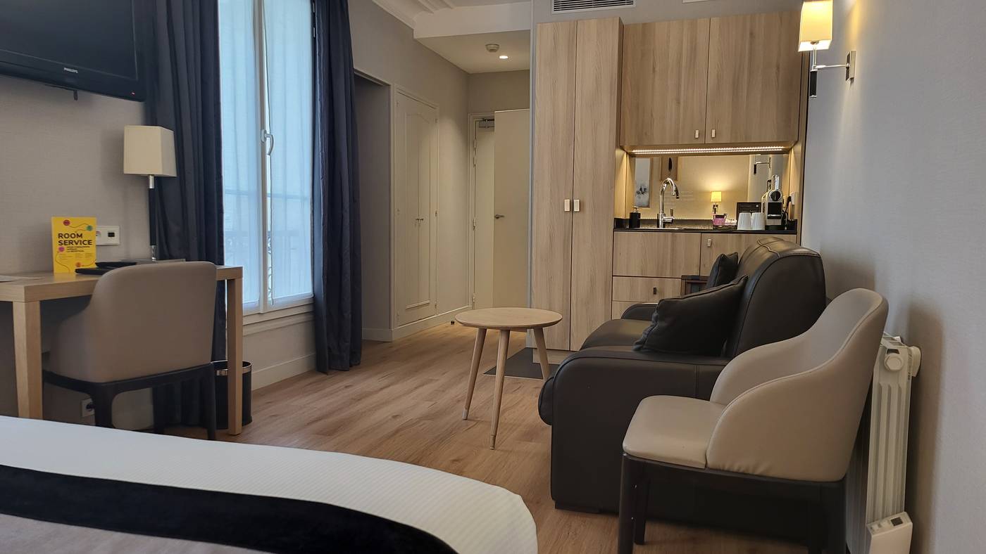 Magda-Champs-Elysees-Room-4