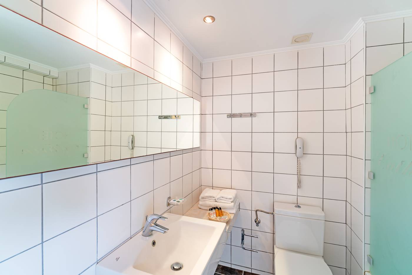 Cathrin-Hotel-Room-23