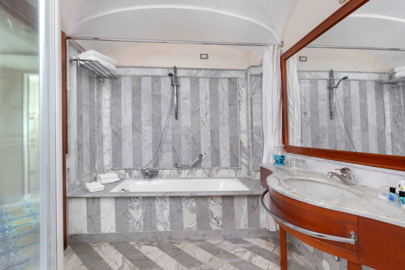 Mar-Hotel-Alimuri-Spa-Room-40