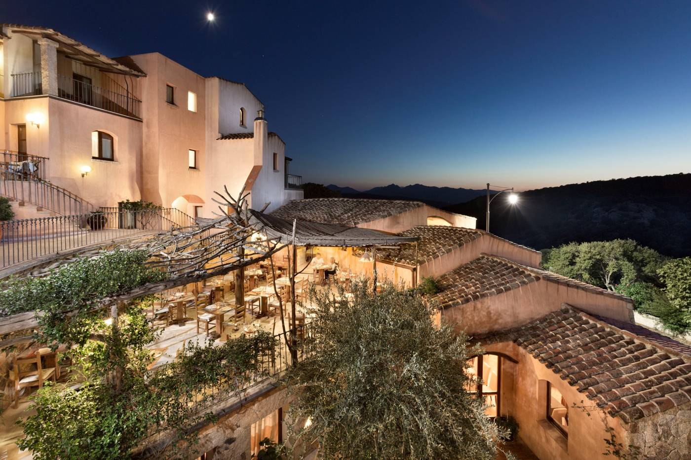 Arathena-Restaurant-9