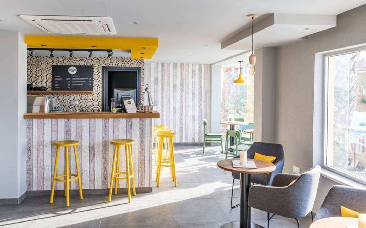 Malama-Beach-Holiday-Village-Bar-31