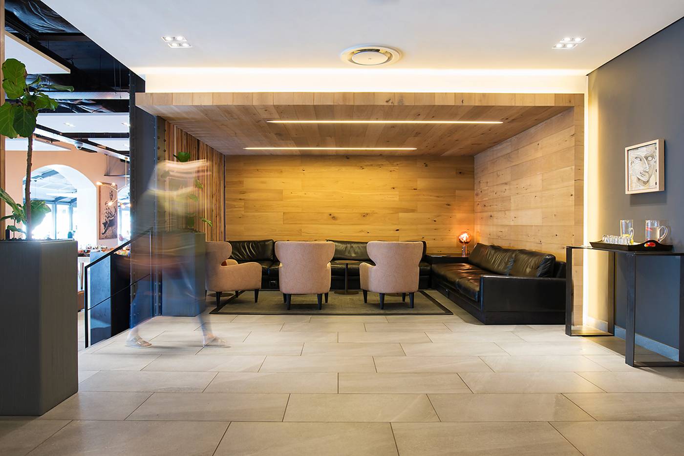 Victoria---Alfred-Hotel-by-Newmark-Lobby-7