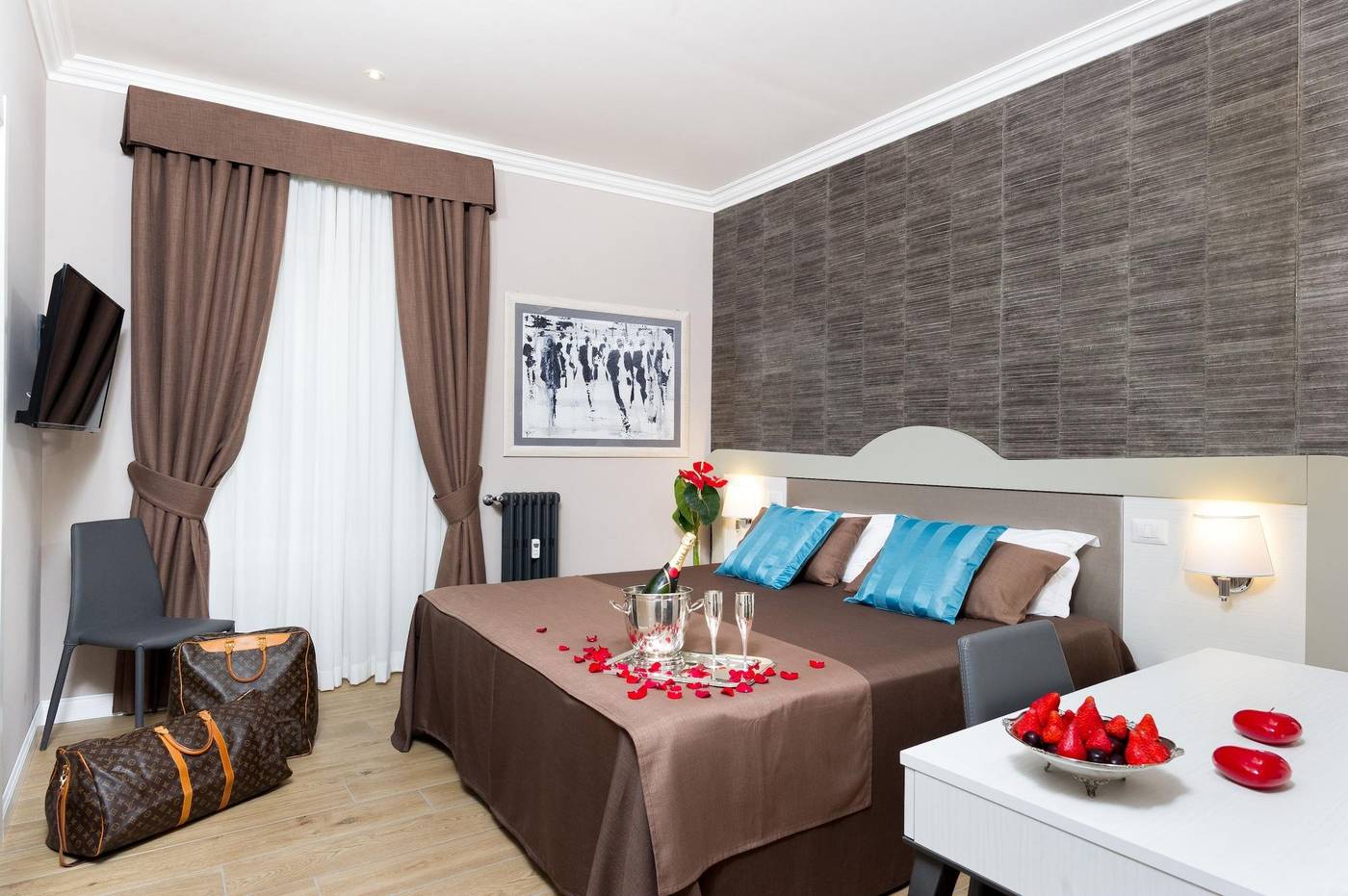 Vico-Rooms-And-Terrace-Room-6