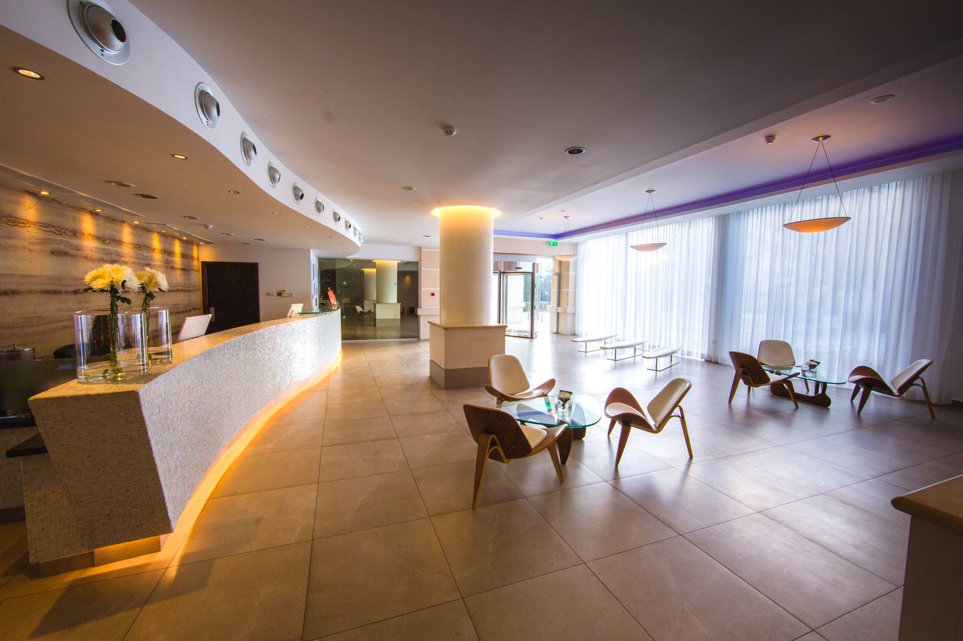 Napa-Plaza-Hotel-Lobby-52