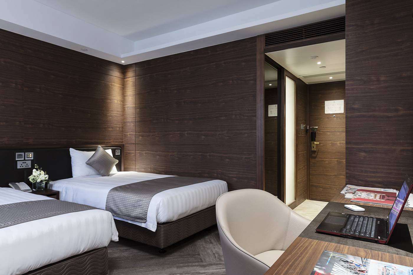 Gloucester-Luk-Kwok-Hong-Kong-Room-9