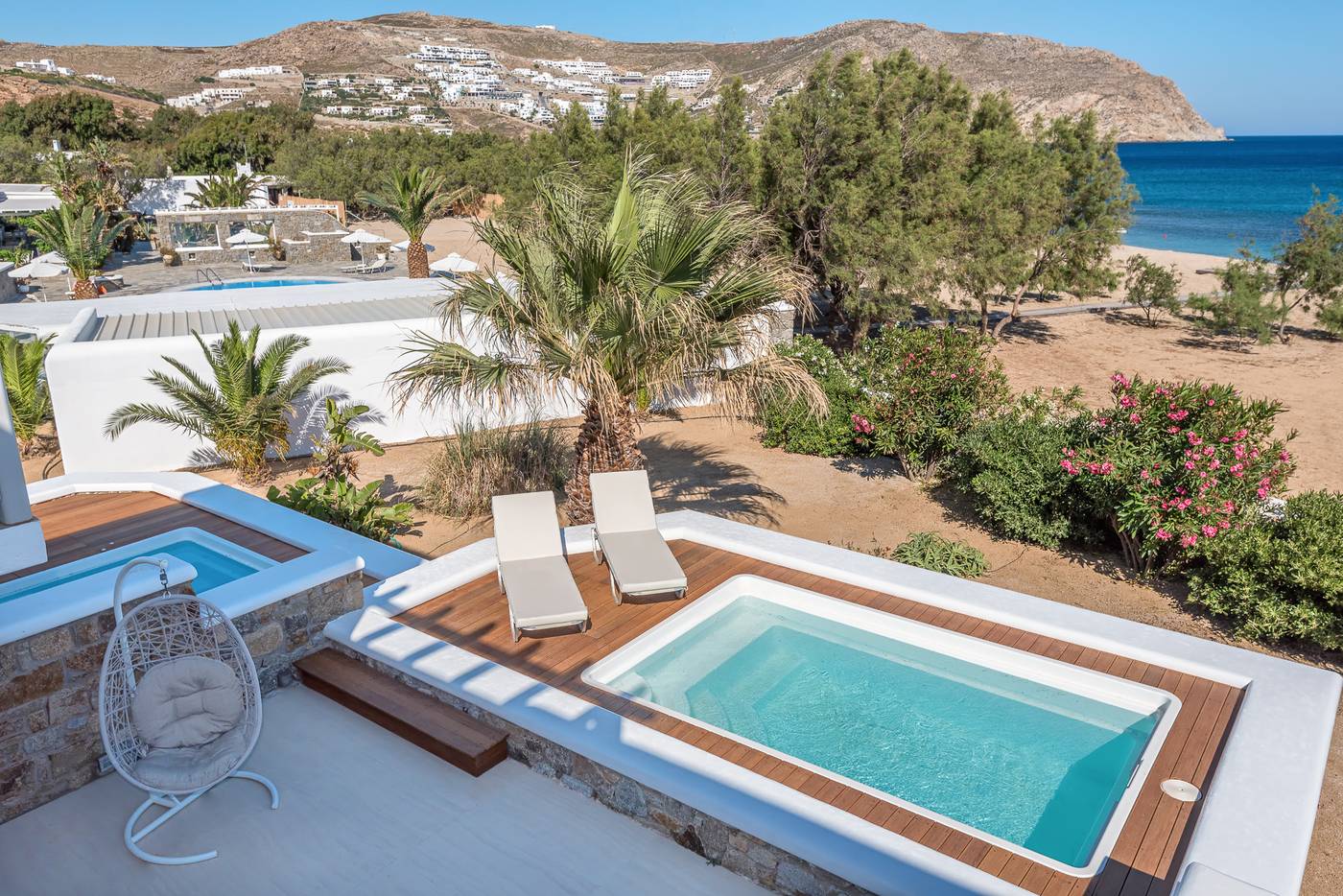 Myconian-Sunrise-Relais---Chateaux-Hotel-Room-4