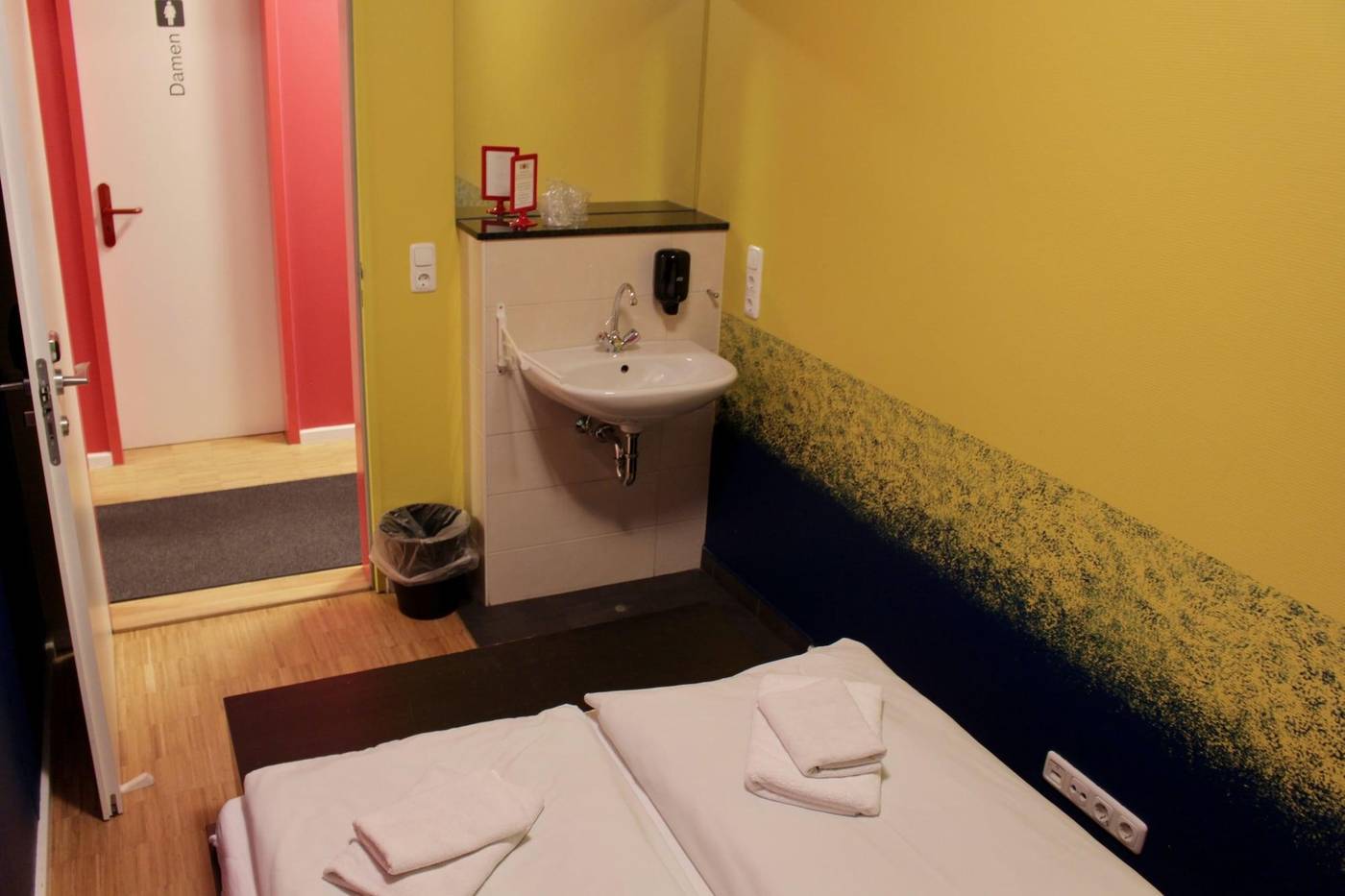 Holi-Hostel-Hotel-Room-23