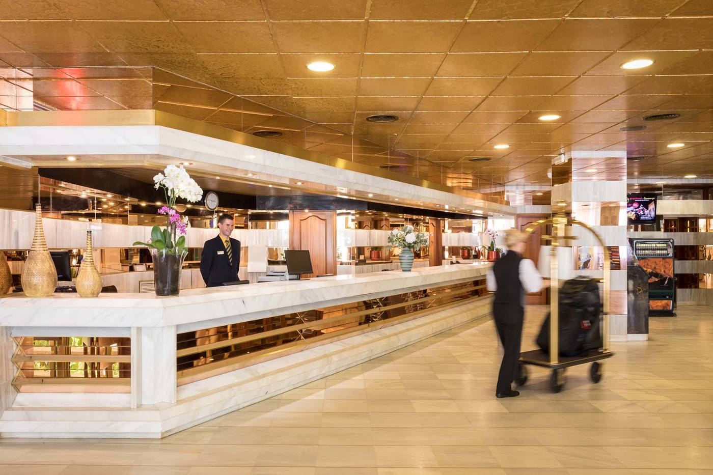 htop-Royal-Sun-Lobby-22