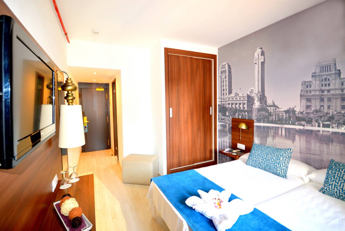 Adonis-Plaza-Room-10