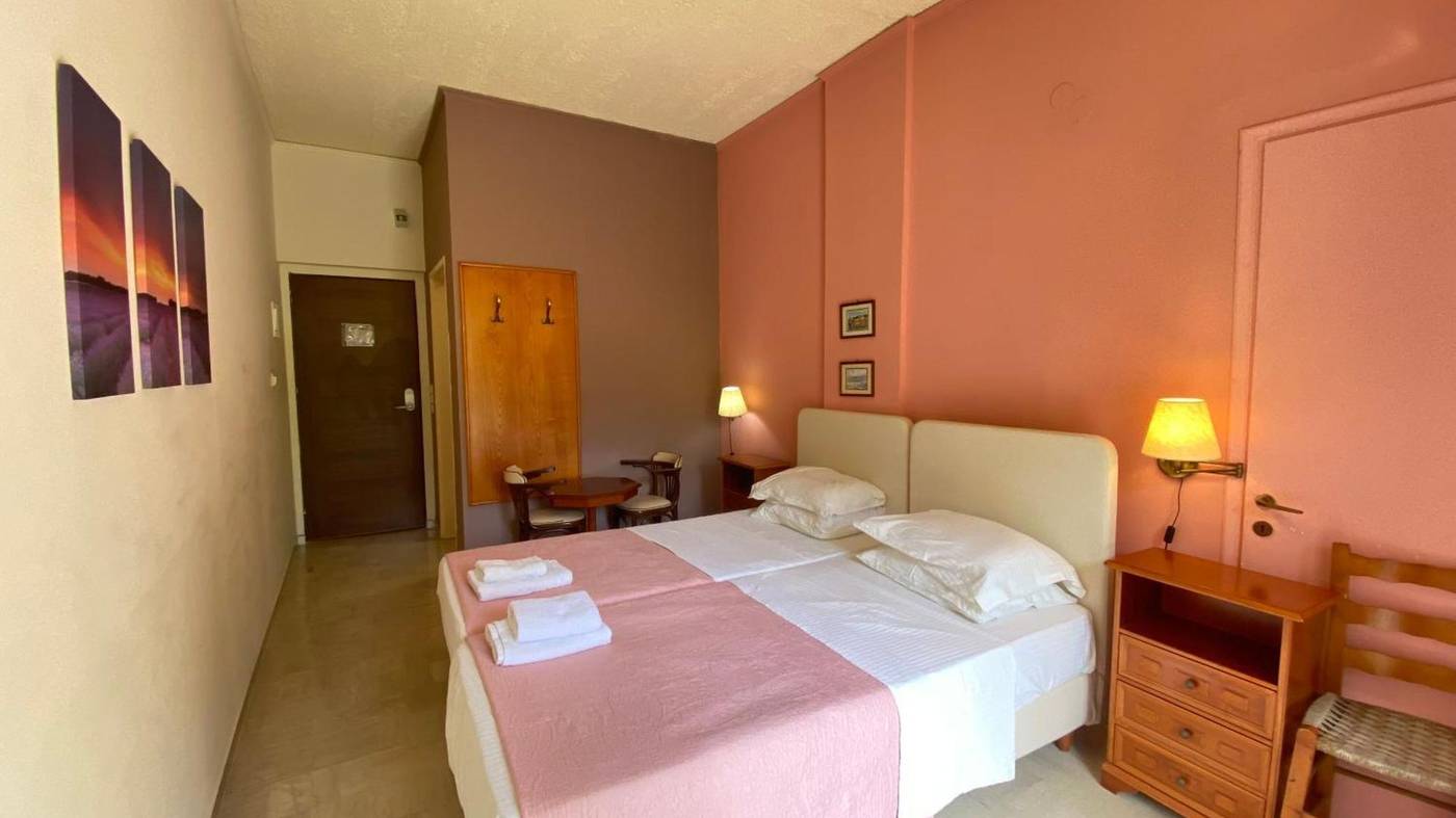 Hotel-Sunrise-Inn-Room-36