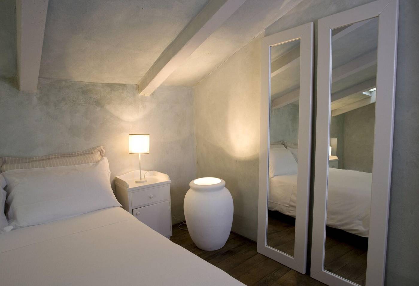 Villa-Cassia-Di-Baccano-Room-23