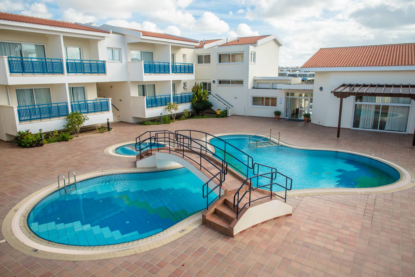 Cynthiana-Beach-Hotel-General-view-5