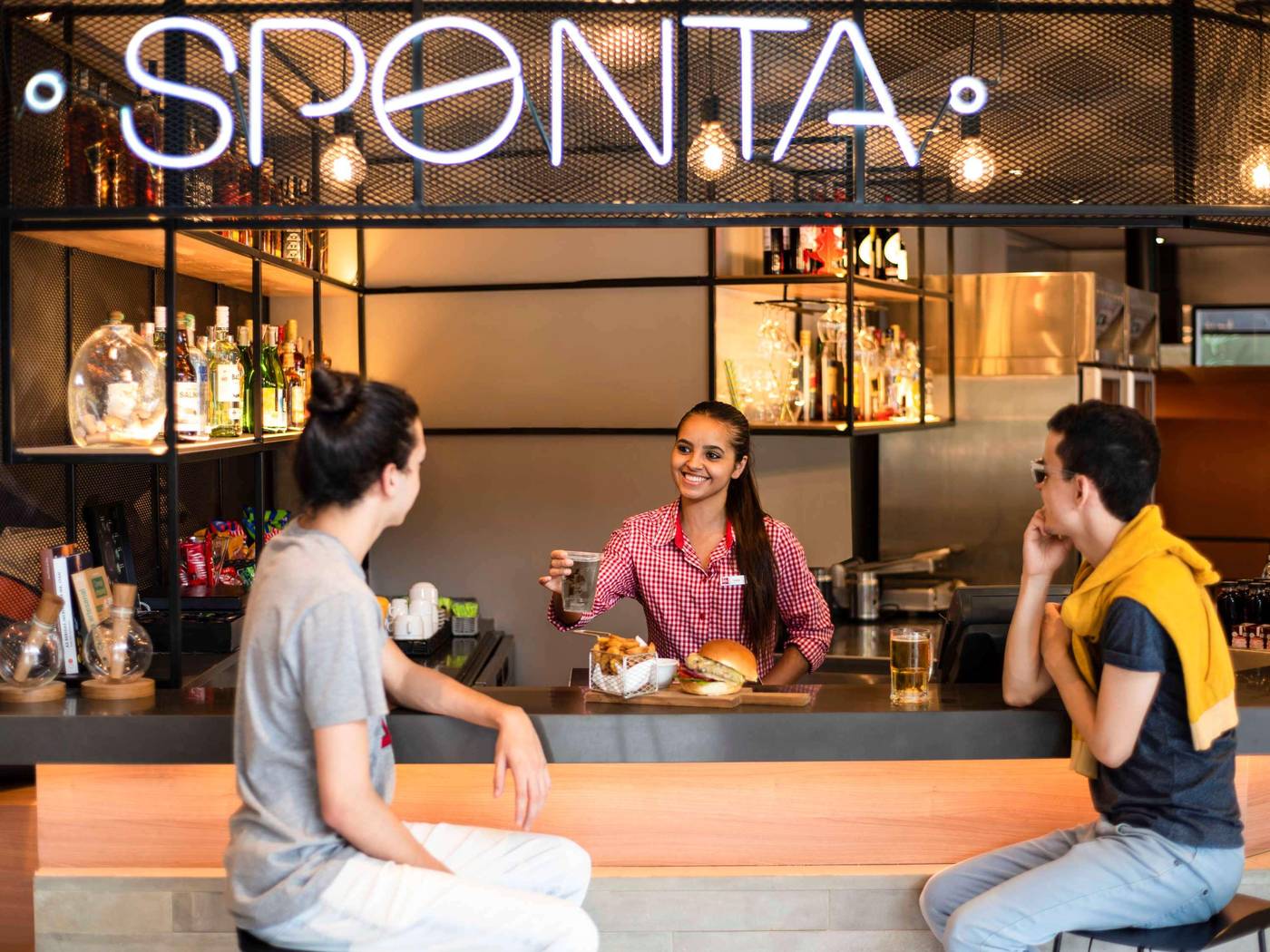 Ibis-Brussels-Centre-Chatelain-Bar-12