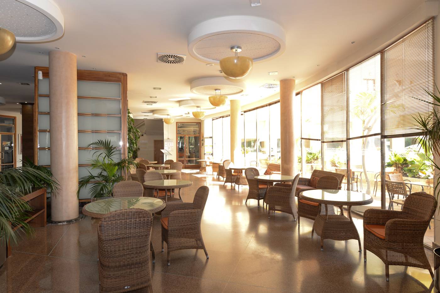 Monarque-Costa-Narejos-Lobby-30