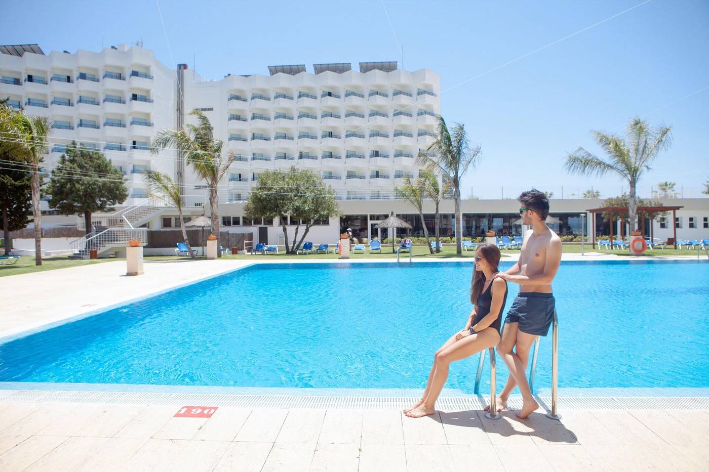 Hotel-Puertobahia---SPA-Pool-9