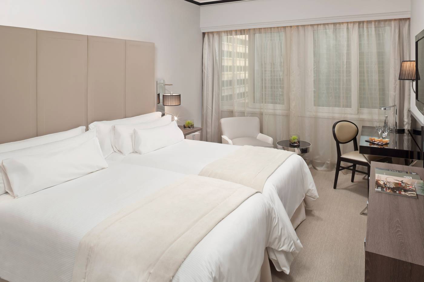 Melia-Castilla-Room-38