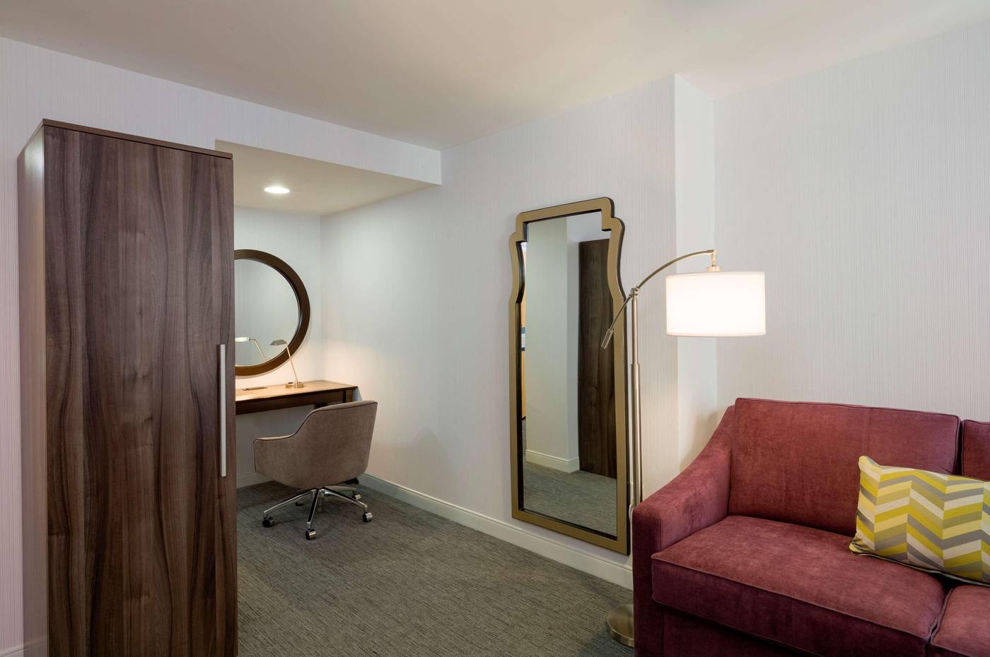 Hampton-Inn-Manhattan-Times-Square-South-Room-6