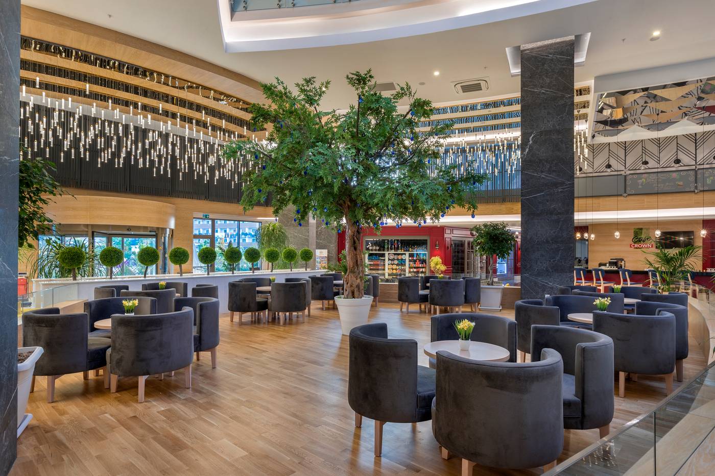 Side-Crown-Sunshine-Lobby-36