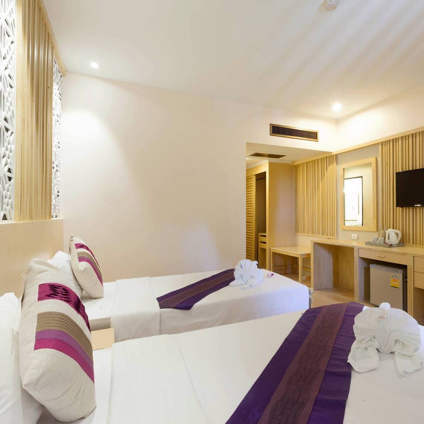 Patong-Lodge-Hotel-Room-47