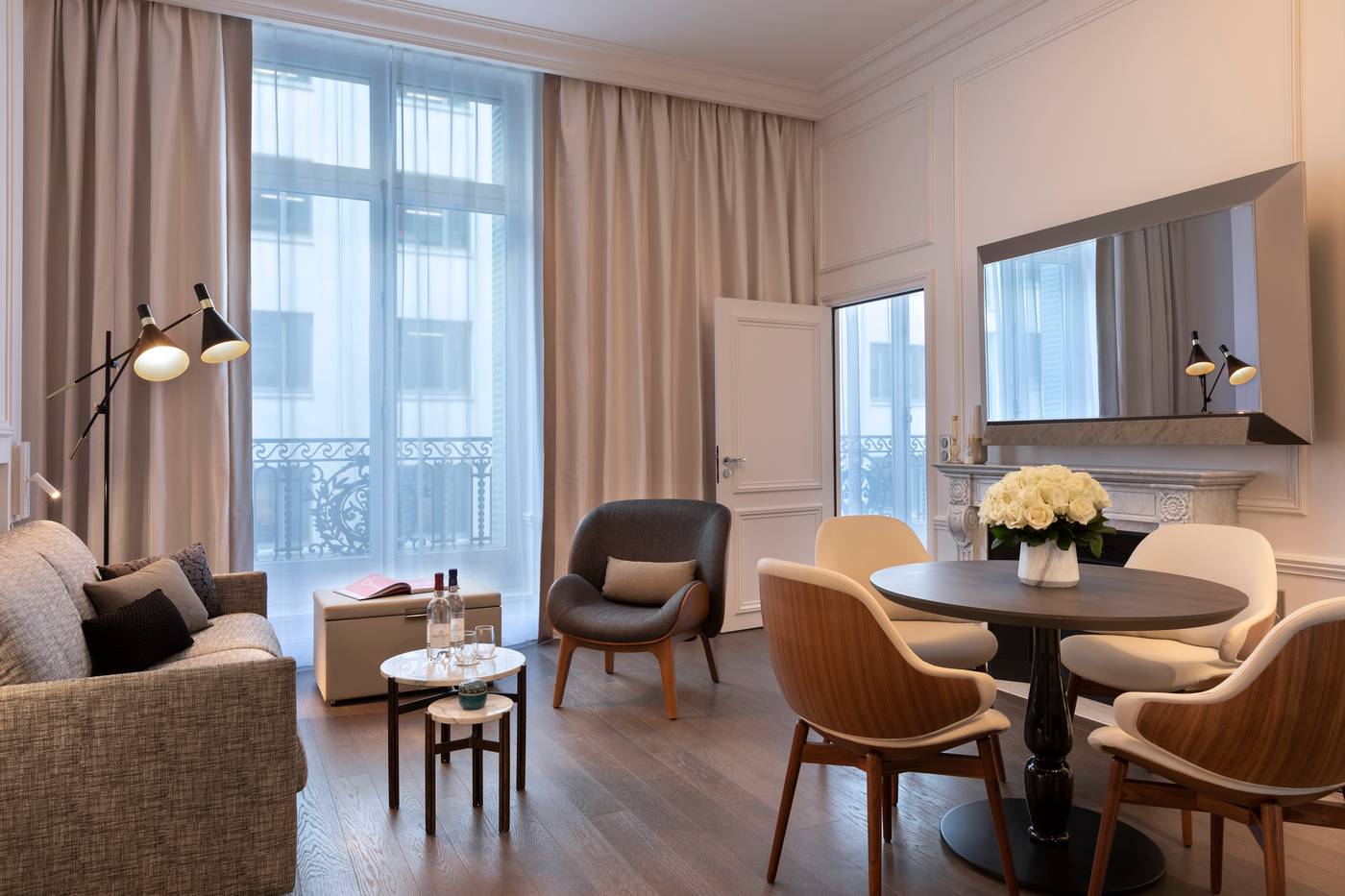 La-Clef-Champs-Elysees-by-The-Crest-Collection-Room-3