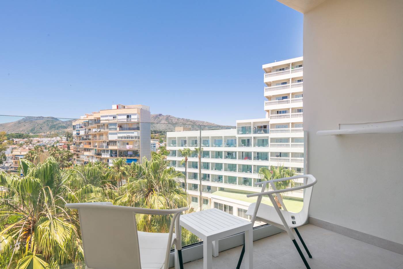 Parasol-Garden-Room-81