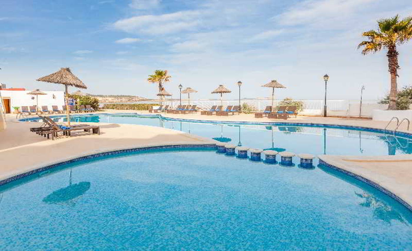 Marina-Palace-by-Intercorp-Hotel-Group-Pool-4