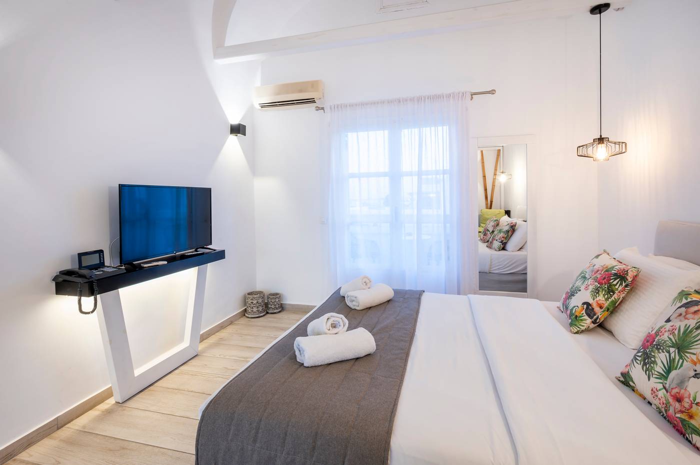 SMY-Mediterranean-White---Adults-Only-Room-39