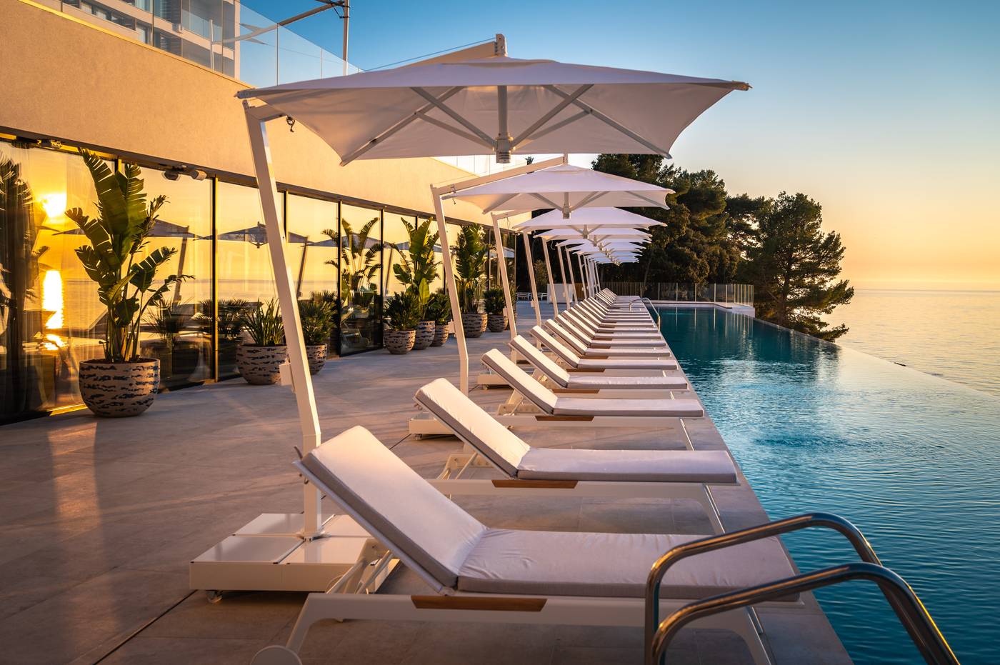 Grand-Hotel-Brioni-Pula--Radisson-Collection-Hotel-Pool-6