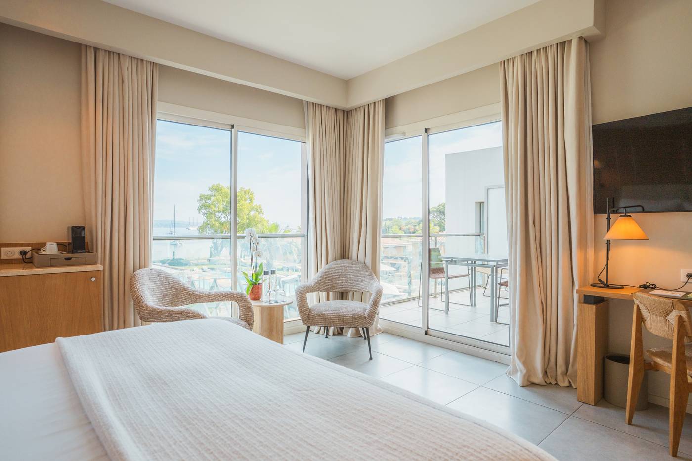 Kube-Hotel-St-Tropez-Room-53